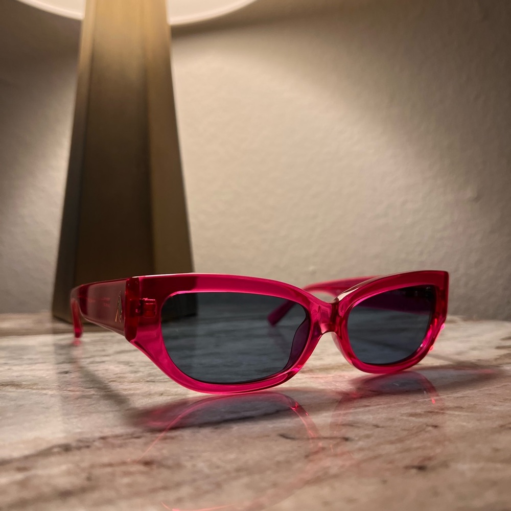 ATTICO x LINDA FARROW Hot Pink cat eye Sunglasses (made in Japan) brand new
